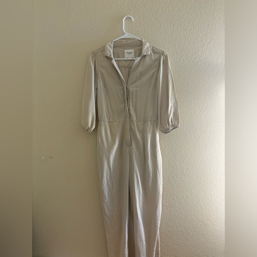 Abercrombie And Fitch Jumpsuit, Color Crème, Size XS